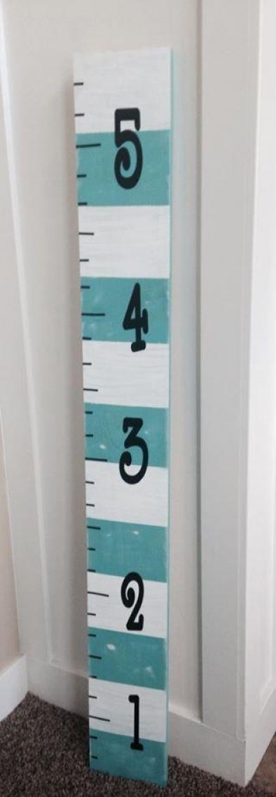 Chevron vinyl stencil for growth chart.