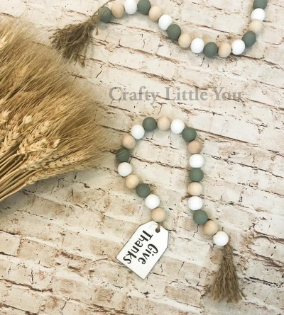 Unfinished kit includes wooden mdf
•tag 2.75” x 1.75”
•vinyl give thanks
