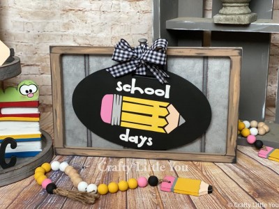 Unfinished kit measures 11.5” x7”
And includes wooden MDF
•oval
•white vinyl and stencil pencil
