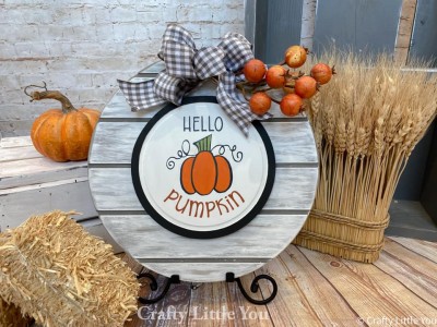Unfinished kit measures 6.75”
And includes wooden MDF
•circle with grooves
•vinyl stencil
•1 Velcro
