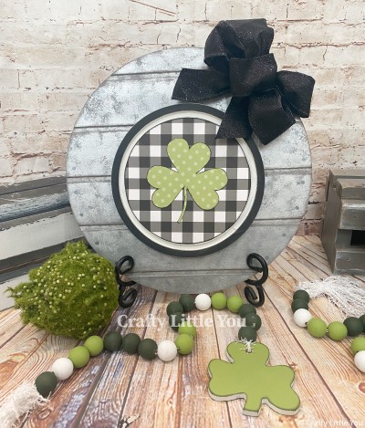 Unfinished kit measures 6.75”
And includes wooden MDF
•circle with grooves
•wood buckle
•1 Velcro
