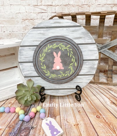 Unfinished kit measures 6.75”
And includes wooden MDF
•circle with grooves
•vinyl stencil
•1 Velcro
