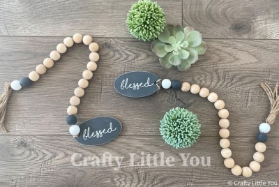 Unfinished kit includes wooden mdf
•tag 2.75” x 1.75”
•blessed white vinyl