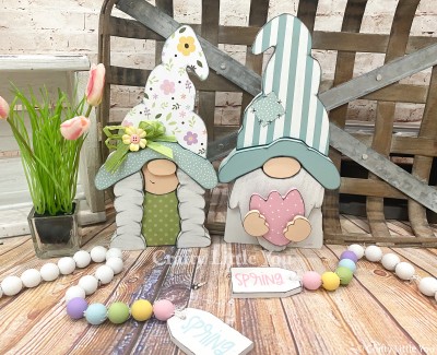Unfinished kit comes unfinished And includes wooden MDF
•dress 
•2 hats 
•2 brims
•tulip
•10 Velcro’s 