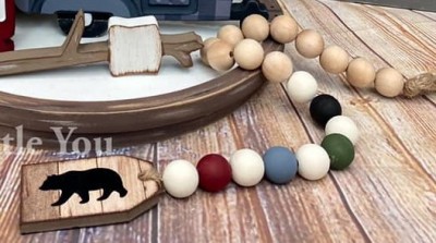 Unfinished kit includes wooden mdf 
•tag 2.75” x 1.75”
•black vinyl 
