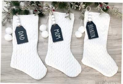 Unfinished kit measures 5"x3" and includes:
*3 wood beads
*1 Tag
*Personalized white vinyl