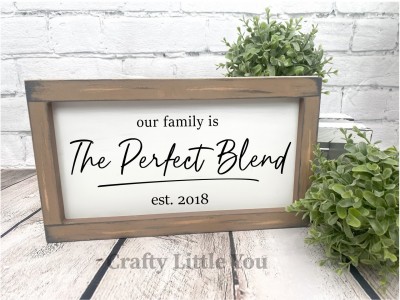 Unfinished kit measures apx. 7.5"x13" and includes wooden MDF: 
* 1 back main piece
* 1 frame overlay
* Black vinyl
* Personalized established date 
(Please specify year.) 