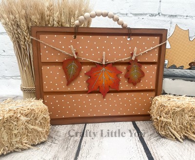 Unfinished kit measures apx. 8.5"x12" and includes wooden MDF:
*1 rectangle board with grooves
*3 engraved leaves
