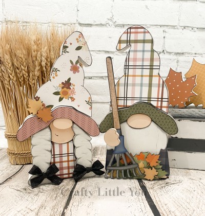 Unfinished kit includes wooden MDF:
*2 hats
*2 hat brims
*1 dress
*1 rake
*1 leaf pile
*6 leaf overlays
*10 dot Velcros