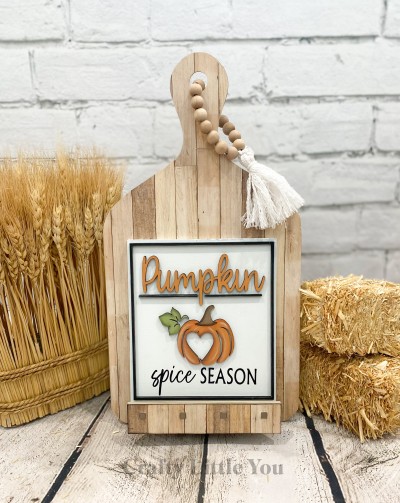 Unfinished kit measures apx. 6.75"x6" and includes wooden MDF:
*1 sign main piece
*1 "Pumpkin" wood word overlay
*2 small underline wood overlay pieces
*1 pumpkin overlay
*1 leaf overlay
*1 square outline wood overlay
*Black vinyl