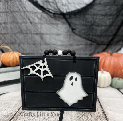 Unfinished kit measures apx.
8.5"x12" includes wooden MDF:
*1 rectangle board with grooves
*1 ghost wood overlay with engraved eyes and mouth