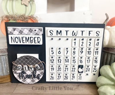 Unfinished kit measures apx. 5" and includes wooden MDF:
*1 hanging circle
*1 “Thanks” wood word overlay
*4 hanging tags
*1 set of “GIVE” wood letter overlays
*1 hanging tag
*1 miniature turkey overlay