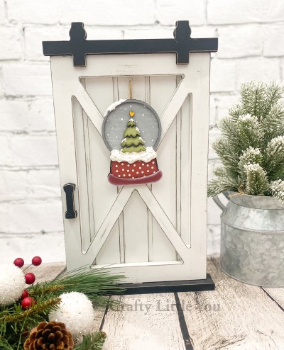 Unfinished kit measures apx. 5" tall and includes wooden MDF:
*1 snow globe main piece
*1 snow globe stand and circle outline overlay
*1 base overlay
*1 tree overlay (4 separate pieces)
*1 heart
