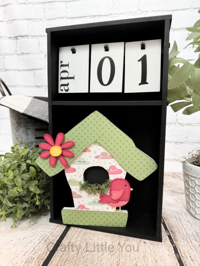 Unfinished kit measures apx. 8" and includes wooden MDF:
*1 birdhouse main piece
*1 roof overlay
*1 base overlay
*1 flower with center overlay
*1 bird with wing overlay