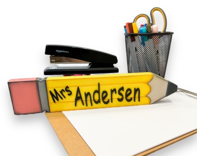 Unfinished kit measures apx.
11" long and includes wooden MDF:
*1 pencil
*1 front of pencil overlay with engraved lines
*1 customized wooden name
*Please specify name wanted when ordering.
