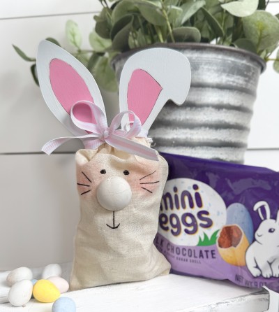 Unfinished kit measures apx 7.5" and includes wooden MDF: *1 bunny ears *1 rivet for nose *1 canvas bag